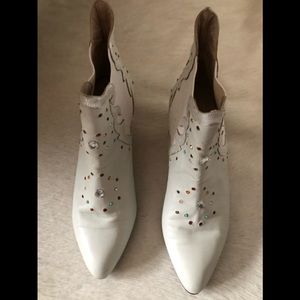 Mary Popps Italy ankle boot with colored stones